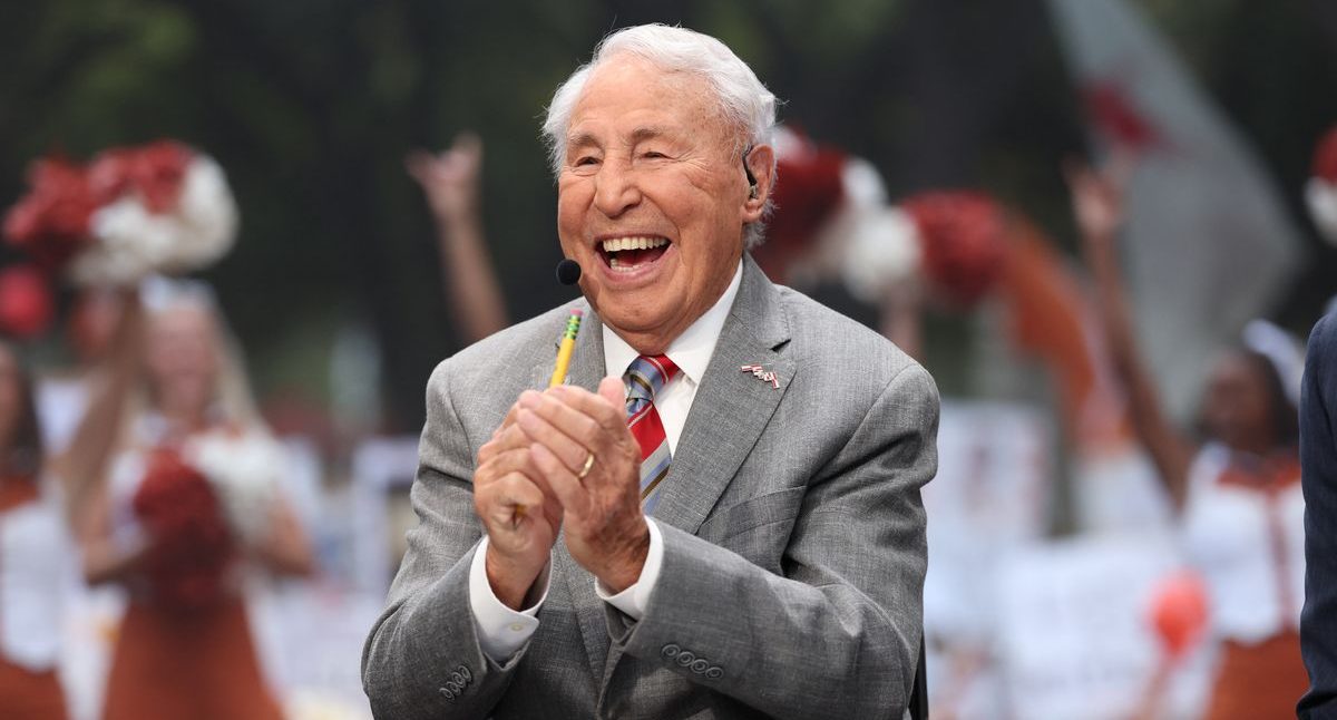 Lee Corso retires from College GameDay after 38 years